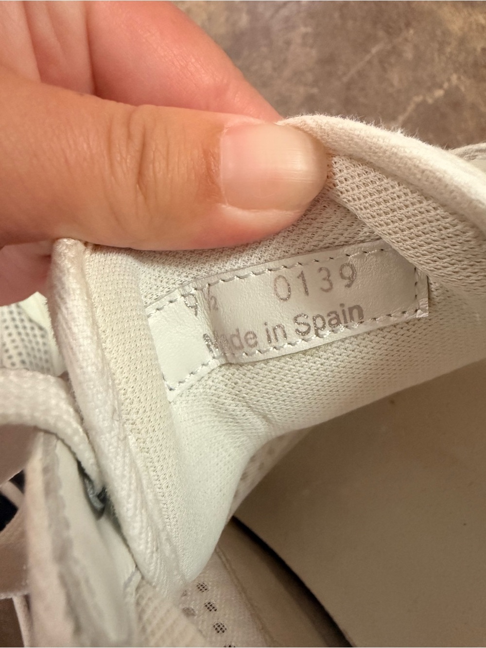 Men’s White Louis Vuitton Sneakers 9.5 - Picture 5 of 11